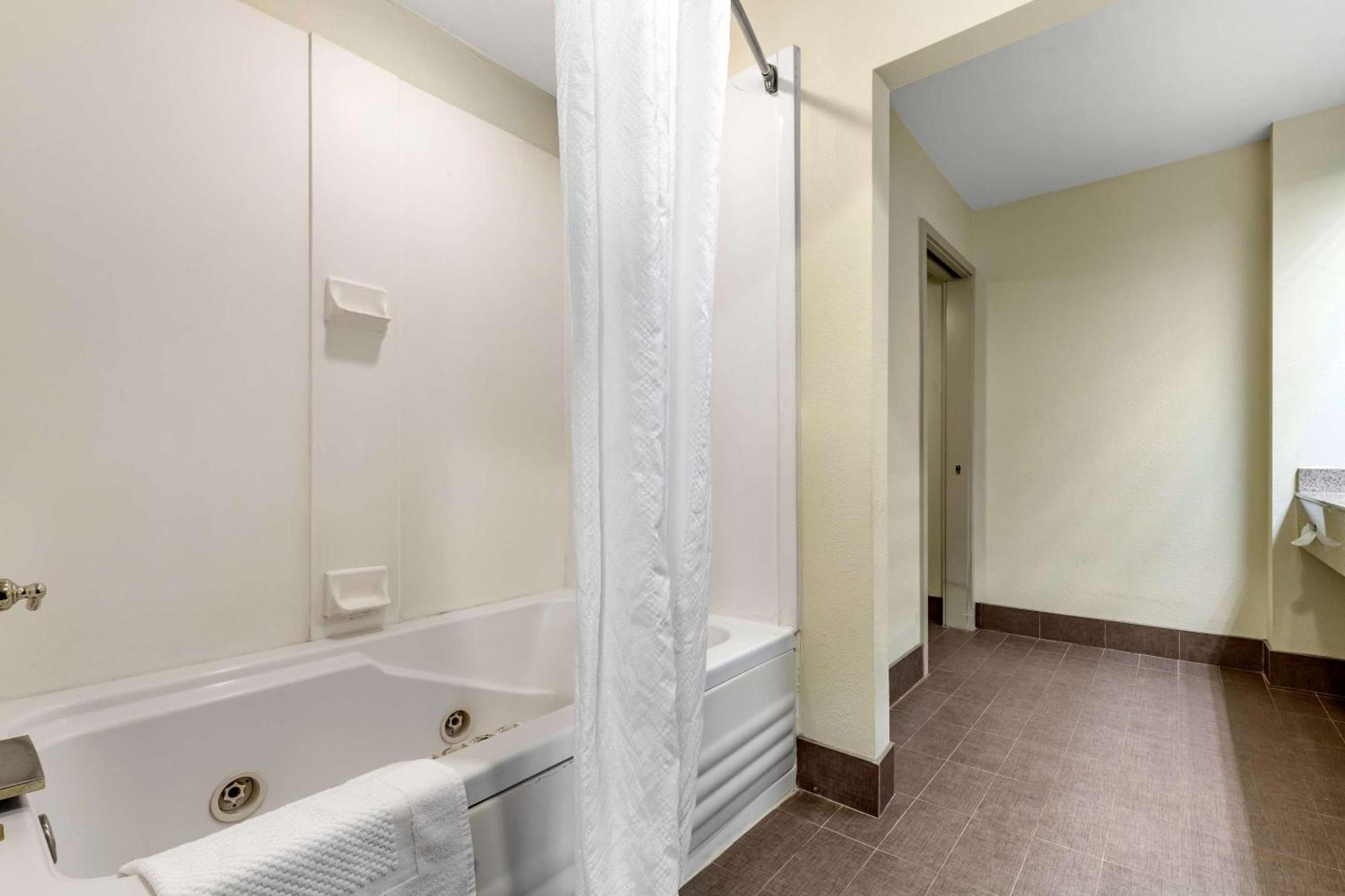 Sleep Inn Matthews-Шарлотт Экстерьер фото